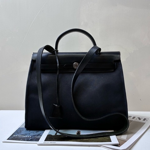 Hermes/愛馬仕 Herbag31 單肩包 框D 銀扣 98新 尺寸31x25 黑色 帆布材質
