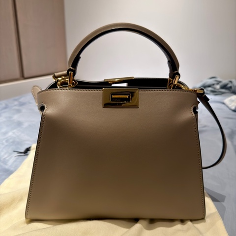 FENDI Peekaboo Essential Small 經典灰 金釦｜台灣專櫃購入  近新美品