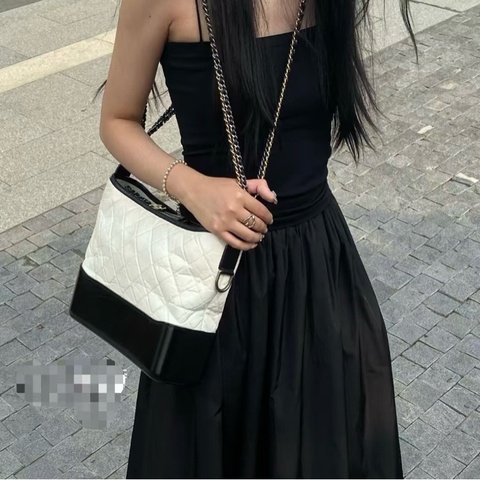 Chanel香奈兒 黑白熊貓流浪中號 26開
