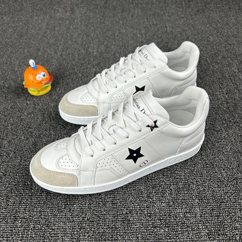 Dior迪奧白色星星板鞋 尺碼：36 碼
