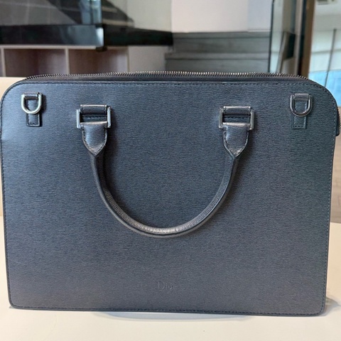 Dior homme/迪奧小蜜蜂 男包黑牛皮水波紋拉鍊手提包