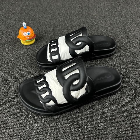 Hermes愛馬仕豬鼻子涼拖 尺碼：36