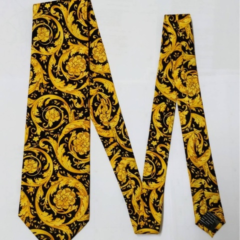 Gianni Versace  近全新 100%蠶絲 義大利製