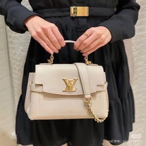 【威選精品】🤍 LV Lockme Ever Mini 淺奶茶荔枝牛皮手提／肩背／斜背包
