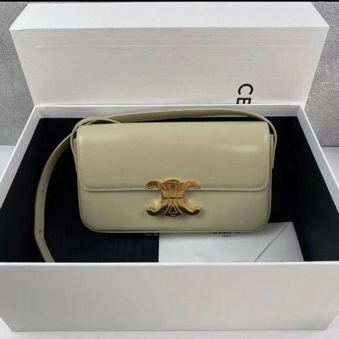 【威選精品】🤍 CELINE Triomphe 淡黃色亮面牛皮腋下包