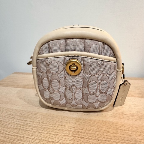 Coach-蔻馳-米色老花相機包