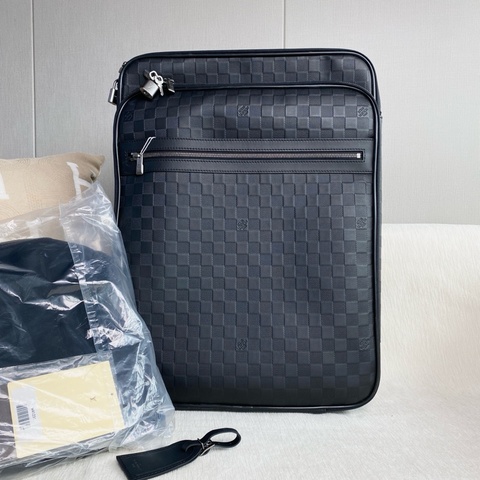 Louis Vuitton • 經典全皮棋盤格黑武士行李箱20寸 全配🈶原廠塵袋