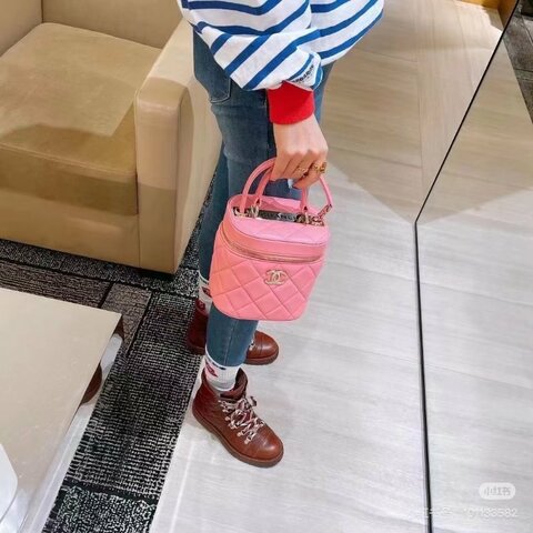 CHANEL 粉色金扣trendycc 手提斜背化妝盒 15*15*12 98新配件塵袋保卡