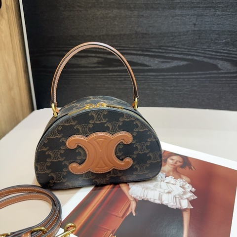 Celine 老花金釦凱旋門logo手提斜背包