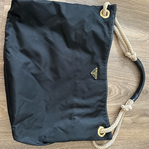 PRADA Mariner 大號 Re-Nylon 肩背袋