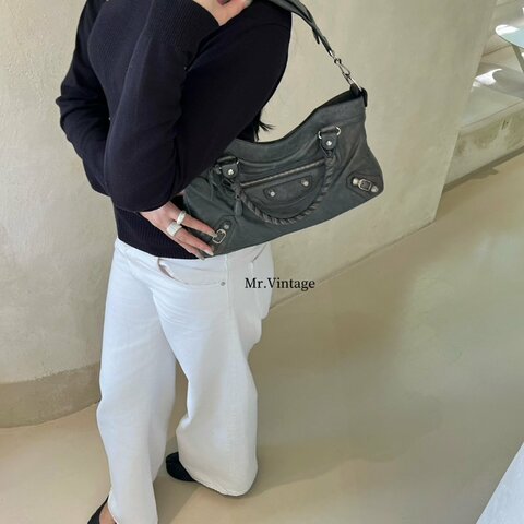 🏷Balenciaga city first