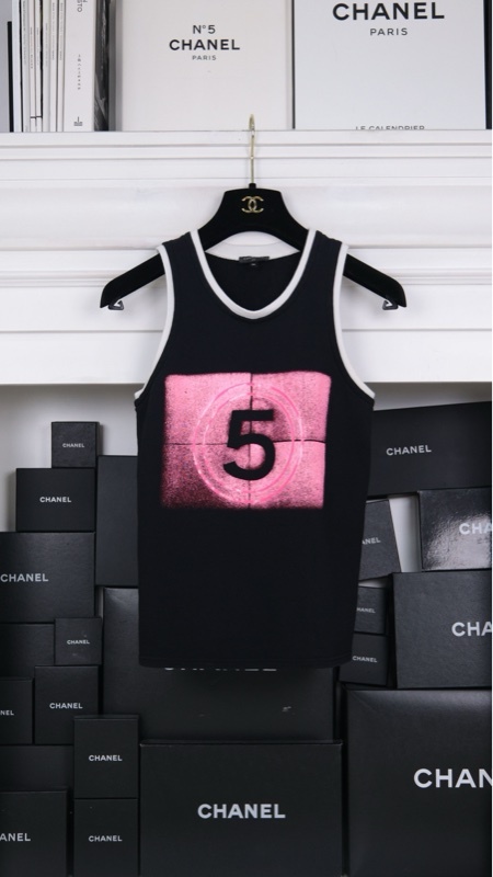 Chanel 21S秀款黑粉5号背心上衣