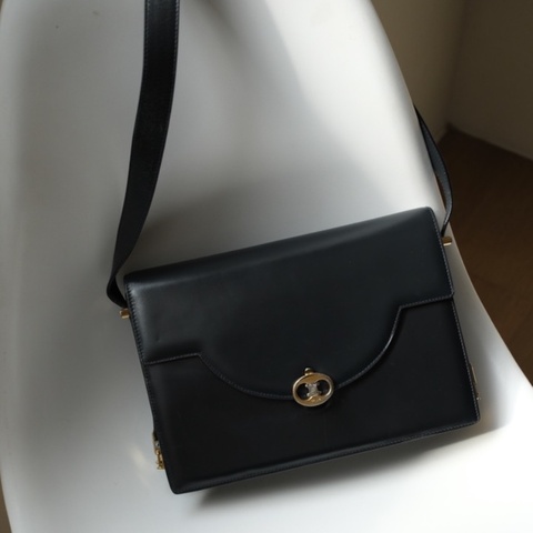 Celine Vintage 極稀有 1980s黑金頂級Box皮凱旋門釦 波浪翻蓋豆腐包 雙段式調節扣 在台現貨