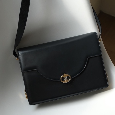 Celine Vintage 極稀有 1980s黑金頂級Box皮凱旋門釦 波浪翻蓋豆腐包 雙段式調節扣 在台現貨