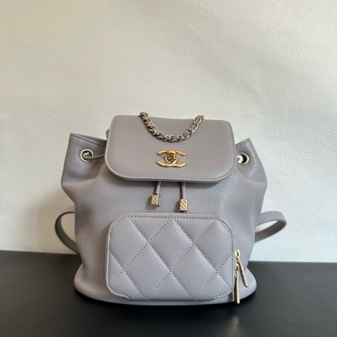 Chanel香奈兒22B affinity灰色荔枝紋牛皮水桶雙肩包