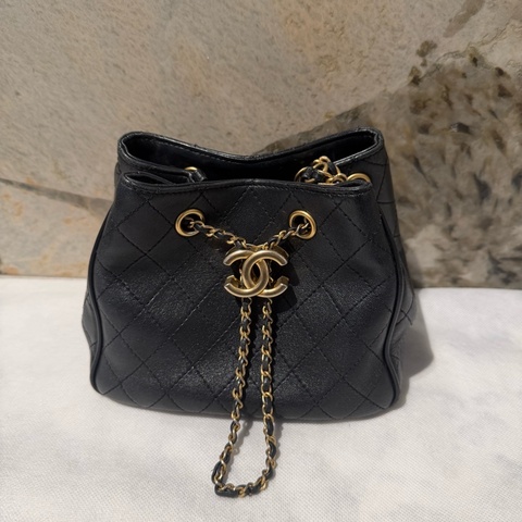 Chanel黑金羊皮水桶包埃及款
