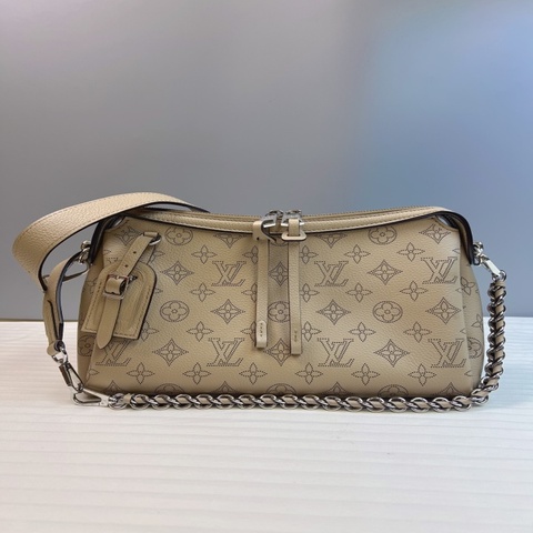 95新 LV 全皮大象灰 Hand It All月光女神 芯片款 底長29cm