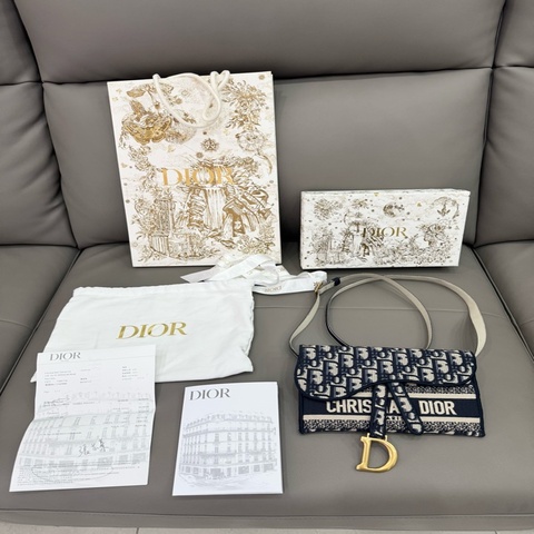 ❤️台灣購證 全配 近全新 DIOR SADDLE POUCH 腰包 馬鞍腰包 手拿包 斜背包 胸包 Dior 刺繡 老花 馬鞍 腰包 Oblique 斜挎包