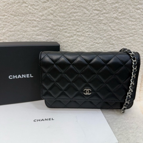 Chanel 黑銀羊皮磁吸woc 鏈包