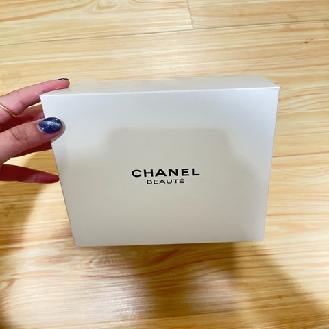 CHANEL燙金限量化妝包
