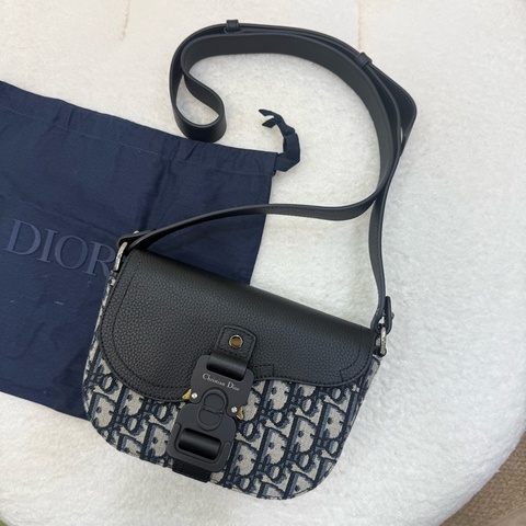 Dior 藍緹花布Saddle 迷你郵差包