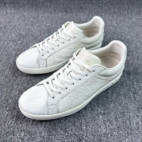 Louis Vuitton 路易威登 LV 盧森堡白色荔枝牛老花滿印板鞋/40碼