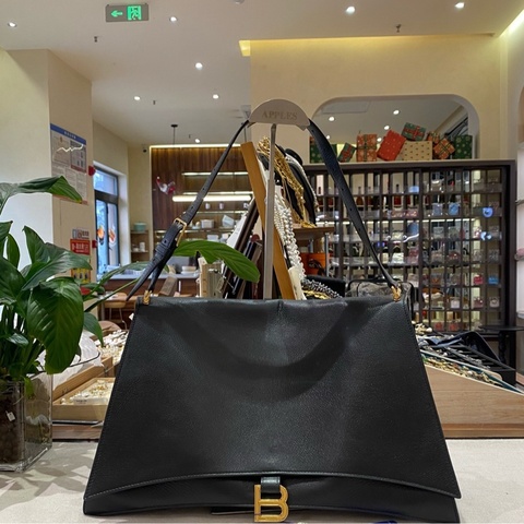 巴黎世家 Balenciaga 腋下 機場沙漏 黑金 23秋冬 crush超大號