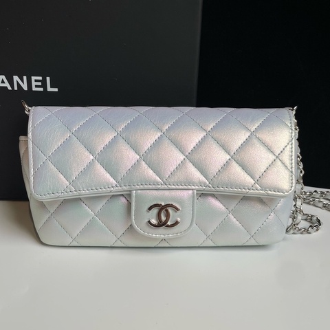 Chanel/香奈兒 人魚姬幻彩眼鏡包 31開