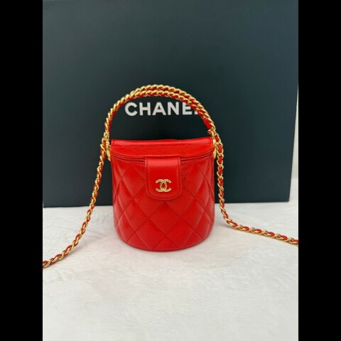 香奈兒/Chanel 手提小水桶 羊皮，金屬配件 尺寸11×13×12 專櫃定價30900