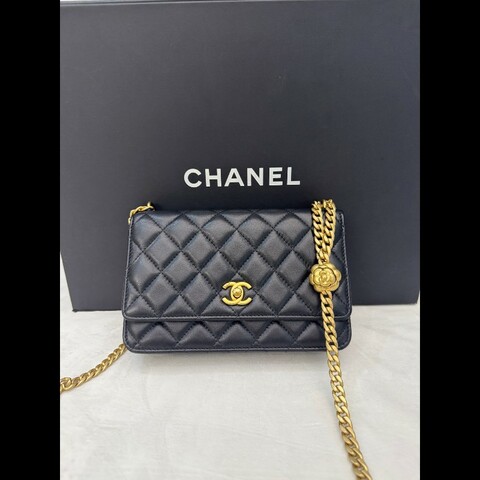 Chanel香奈兒23S山茶花黑金WOC晶片款
