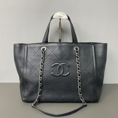 Chanel/香奈兒 26開 紋鹿皮黑銀托特包tote鏈條包浮雕logo機場包