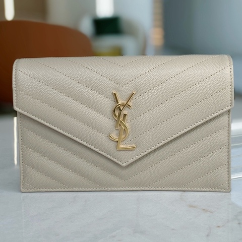 YSL聖羅蘭小號奶茶色woc信封鏈條包  尺寸：19*13*4cm