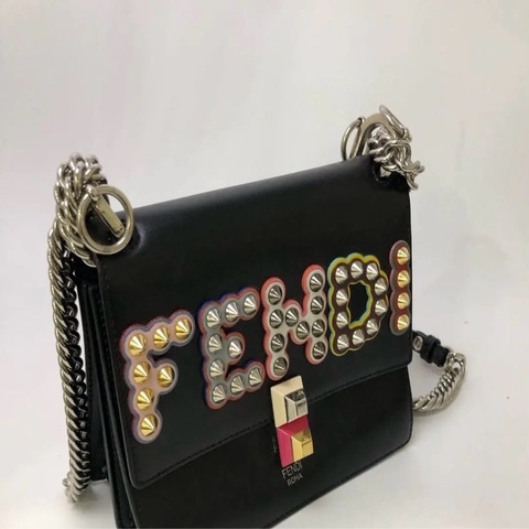 【威選精品】🖤 FENDI 黑色牛皮鉚釘 Logo 鏈條包