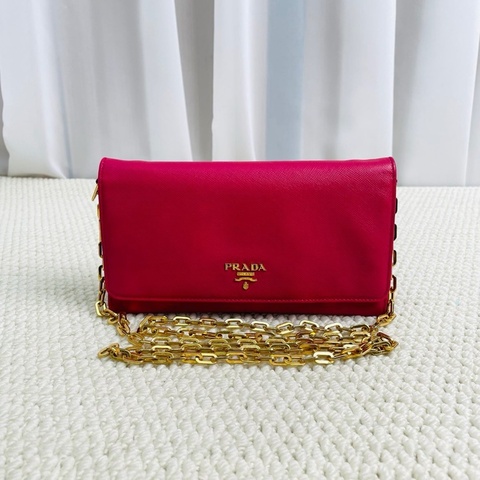 普拉達  Prada 全皮翻蓋錢包斜挎單肩包 配金色金屬鏈條