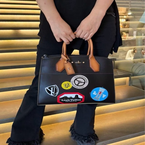【威選精品】🖤 Louis Vuitton City Steamer 中號｜限定徽章款｜黑色 × 銀扣