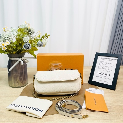 LV 路易威登  98新白色ivy 全皮壓紋雙鏈條肩帶單肩斜挎包