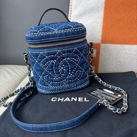 香奈兒Chanel 藍色牛仔水桶化妝包手提包斜挎包