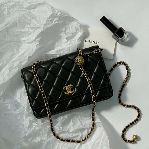 CHANEL 羊皮金球 WOC 芯片款