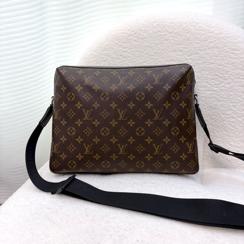 Lv 原花包包拼黑色Macassar