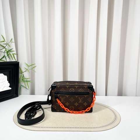 LV路易威登 98新 SOFT TRUNK 經典老花鏈條軟盒子包