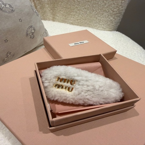 Miumiu毛茸茸髮夾🐑