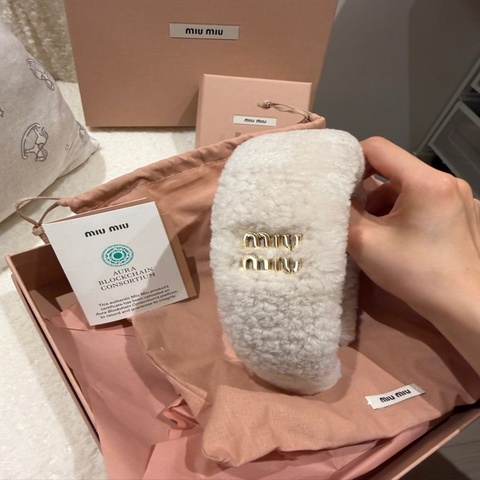 miumiu女神髮箍🧚🏻‍♀️