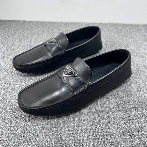 Prada/普拉達 三角標 樂福鞋 黑色一腳蹬/ 尺碼：41碼 7碼 成色：99新