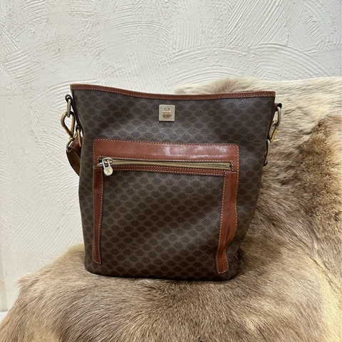 Vintage Celine Triomphe 凱旋門深色水桶側背包