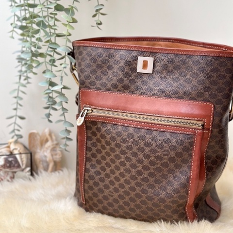 Vintage Celine Triomphe 凱旋門深色水桶側背包
