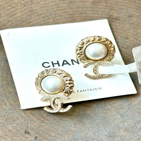 Chanel 香奈兒 熔岩系列 雙C珍珠水鑽耳釘
