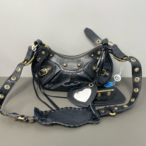 Balenciaga/巴黎世家  黑金 le cagole腋下機車包 斜背包