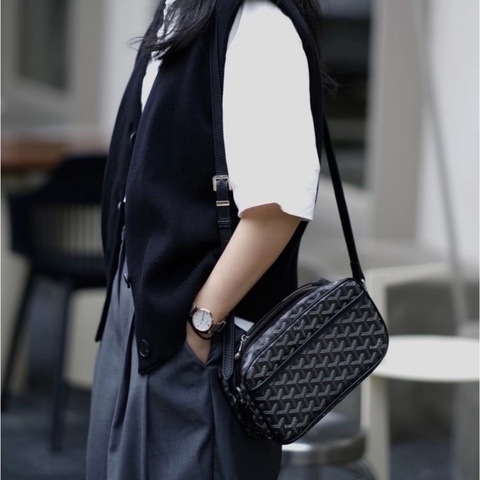 GOYARD 戈雅 Cap-Vert PM 經典 Y 字老花塗層帆布相機包 / 斜背包 / 單肩包（黑色）