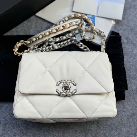 閒置新chanel 香奈兒女士白色全皮銀扣19bag 手提單肩斜挎包全套原膜