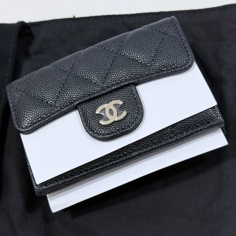 香奈兒 Chanel 黑色牛皮荔枝紋 mini三折短夾 全新未拆膜